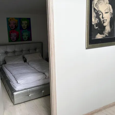Apartment Marilyn Monroe Glamour Rynek Breslau